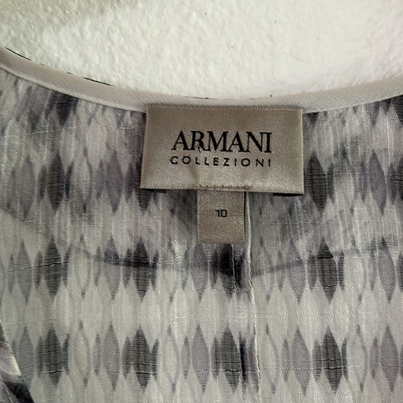ARMANI Patterned Sleeveless Top Ruffles- medium - Picture 4 of 6